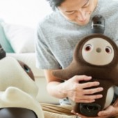 Chữa lành cảm xúc với robot trị liệu mùa COVID-19