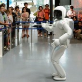 Robot ASIMO khép lại hành trình biểu diễn hơn hai thập kỷ