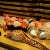 Sushi chào buổi sáng ở Tokyo