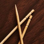 Vì sao tăm Nhật lại có rãnh?