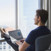 Người lao động Nhật Bản hạnh phúc khi được làm việc từ xa