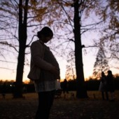 Quấy rối thai sản gây áp lực lên các nữ thực tập sinh Việt