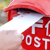 Người đàn ông bị bắt vì lấy cắp hơn 1.000 thiệp mừng năm mới