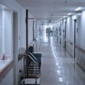 Nhật nới lỏng quy định xuất viện với người nhiễm COVID-19