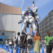 Ra mắt tượng Gundam khổng lồ cao 25m tại Fukuoka