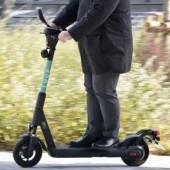 Nhật cho phép đi xe scooter không cần bằng lái từ tháng 7/2023