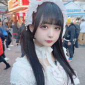 Chàng trai Nhật Bản nổi tiếng nhờ cosplay thành cô nàng đáng yêu