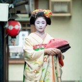 Maiko là ai? Khám phá cuộc sống của những Geisha tập sự