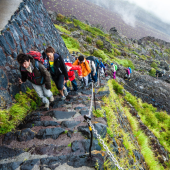 Phí vào núi Phú Sĩ sẽ tăng gấp đôi vào mùa hè 2025