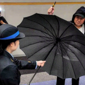 JR West phát triển ô chống dao