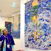 Tác phẩm được tạo nên bởi những mảnh Kimono của nghệ sĩ 76 tuổi