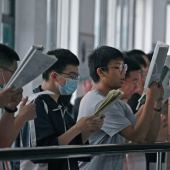 Học sinh Trung Quốc đổ xô đến Nhật Bản thi đại học