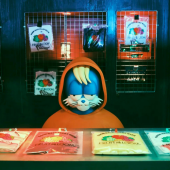 Cửa hàng đặc biệt ở Tokyo cho phép khách lấy tất cả hàng hóa miễn không gây ồn