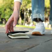 Hơn 4 tỷ yên tiền mặt bị mất vào năm 2024 được nộp cho cảnh sát Tokyo