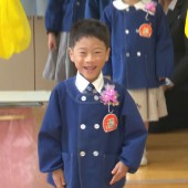 "Em bé nhỏ nhất thế giới" tốt nghiệp trường mẫu giáo