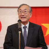 Giáo sư Nhật Bản tặng 1 tỷ đồng cho sinh viên Việt Nam