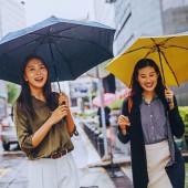 Bỏ túi bí kíp chăm sóc tóc mùa mưa của phái đẹp Nhật Bản