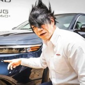 Kỹ sư trưởng của Honda gây "sốt" vì kiểu tóc anime ấn tượng