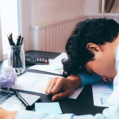 Nhật Bản cảnh báo hệ lụy của chứng "lệch múi giờ xã hội"