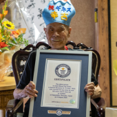 Cụ ông lập kỷ lục Guinness chinh phục núi Phú Sĩ ở tuổi 102