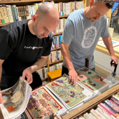 Săn tìm "kho báu" trong phố sách cũ 50 năm tuổi tại Osaka