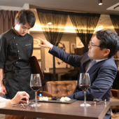 Một tỉnh ở Nhật Bản đề xuất phạt tiền khách hàng thô lỗ với nhân viên