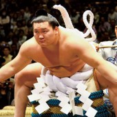 Các đô vật ngoại quốc đã thống trị thế giới sumo như thế nào?