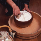 Bukubuku-cha: món trà bọt bông xốp như mây của Okinawa