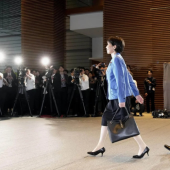 Phong cách thời trang của nữ Thủ tướng Takaichi trở thành trào lưu