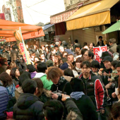 Chợ Tsukiji kêu gọi du khách hạn chế ghé thăm dịp cuối năm để tránh quá tải