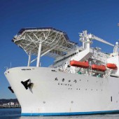 Nhật Bản thành công thu thập trầm tích chứa đất hiếm từ đáy biển sâu 6.000m