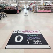 Lo ngại đụng độ gấu, người Nhật chuyển sang đi bộ trong AEON Mall