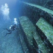 Yonaguni Monument: “Kim tự tháp” kỳ bí dưới đáy biển Okinawa