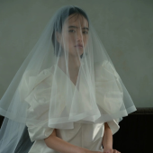 Nhà thiết kế Nhật Bản "tái sinh" váy cưới thành trang phục thường ngày